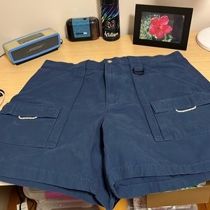 Mens Columbia Short Size Large, 7 inch inseam.  Worn only a few time.